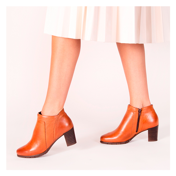El estilo de unos botines con tacón - Blog Pitillos